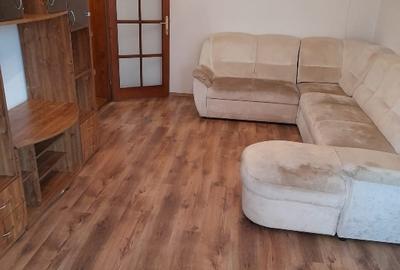 Apartament cu 3 camere decomandat în UTA - 2