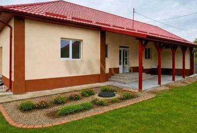 Casă cu Teren 10000 Mp în Căianu - 4