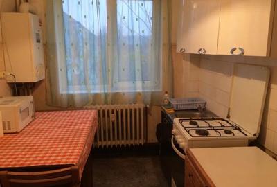 Apartament cu 2 camere, etajul 3/4, zona Podu Ros - 5