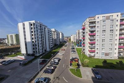 Apartament cu 2 camere decomandat, mobilat în Tractorul - 3