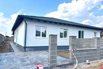 Duplex cu 4 camere cu Canalizare în Șag