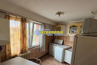 Garsoniera de vanzare 28 mp. Alba Iulia mobilata si utilata complet Zona Ampoi 1 - 3