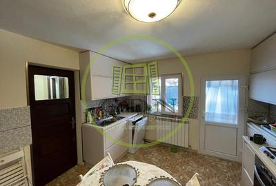 Casă individuală cu 6 camere cu Canalizare în Central - 10