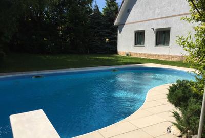 Casă cu 4 camere cu Teren 1200 Mp în Central - 1