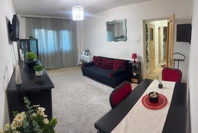 Apartament cu 3 camere decomandat în Sebastian