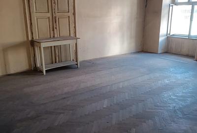 Spațiu comercial, de 74 mp, în Central