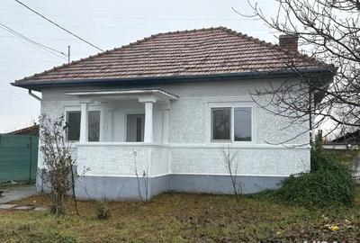 Casă cu 3 camere în Central - 1