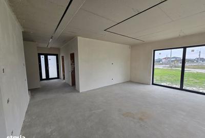 Casă cu 4 camere în Sânmartin - 3