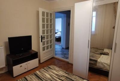 Apartament cu 3 camere decomandat, mobilat în Rovine - 2