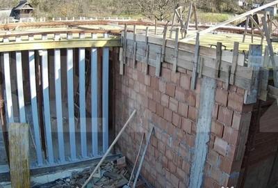 Casă cu 5 camere cu Teren 2330 Mp în Central - 4