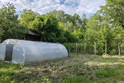 Casă cu 4 camere în Hurezani