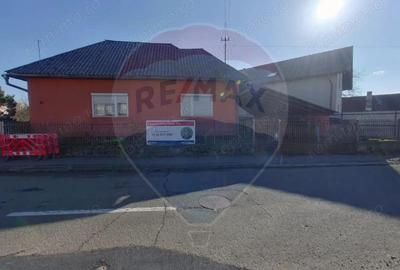 Casa cu 5 camere de vanzare, str. Cri?an - 14