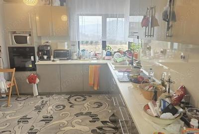 Casă în Zăvoi - 12