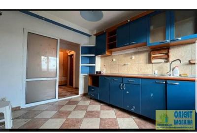 Apartament cu 3 camere decomandat în Dacia