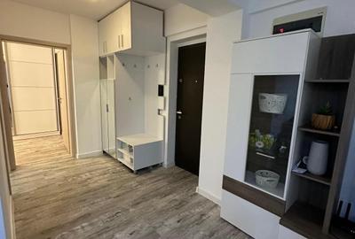Apartament cu 3 camere decomandat, mobilat în Central