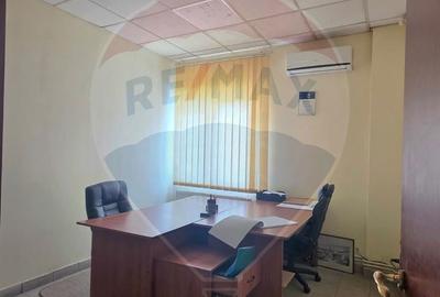 Spațiu comercial, de 120 mp, în Central - 6