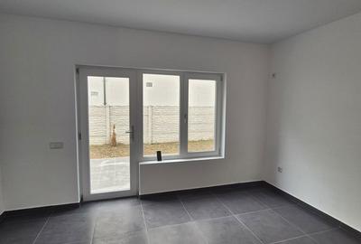 Casă cu 5 camere cu Teren 335 Mp în Vidra - 2