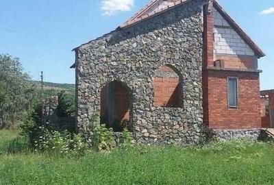 Casă cu 3 camere în Cuvin - 2