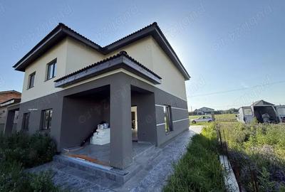 Casă cu 4 camere în Central - 3