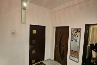 Apartament cu 2 camere semidecomandat în Titan