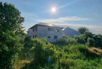 Casă cu 4 camere în Tecuci