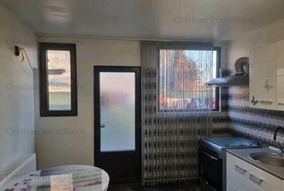 Casă cu 2 camere cu Canalizare în Chercea - 9