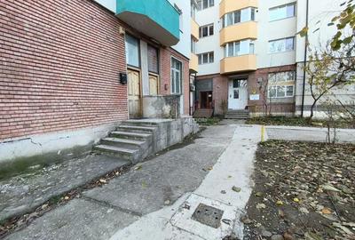Spațiu comercial, de 63 mp, în Central - 6