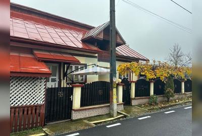 Casă cu 5 camere cu Canalizare în Drăguțești - 2