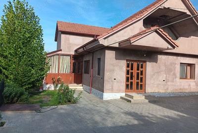 Casă în Moinești - 5