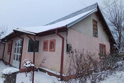Casă cu 4 camere decomandat cu Canalizare în Central - 10