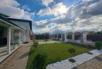 Casa parter cu priveliste spre munte,singur in curte - 19