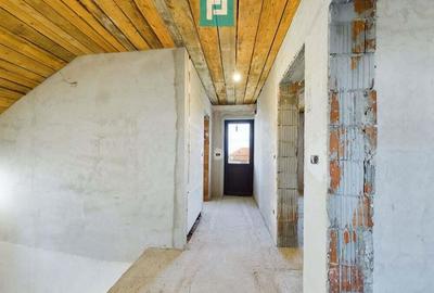 Casa la gri in Livada - 2