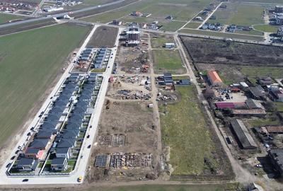 Teren Construcții intravilan de 372 mp, în Nord - 3