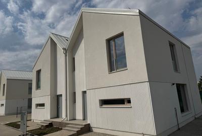 Duplex cu 4 camere cu Canalizare în Odăile - 1