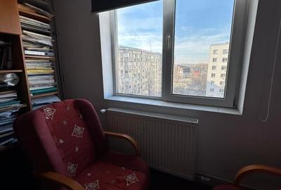 Apartament cu 3 camere semidecomandat, mobilat în Crângași - 8