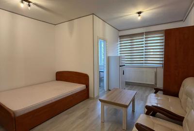 Garsonieră decomandată în Central - 1