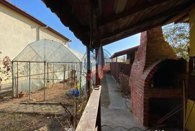 Casă cu 7 camere cu Teren 720 Mp în Bordei - 1