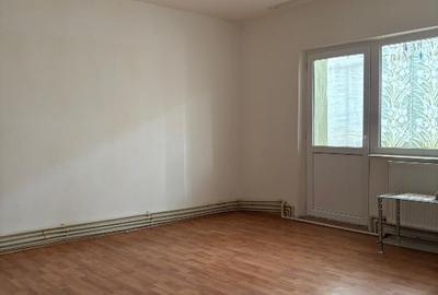 Apartament 3 camere decomandat, zona piață - 9