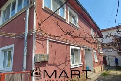 Casă cu 6 camere cu Canalizare în Noua - 9