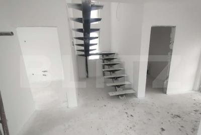 Casă cu 4 camere cu Teren 570 Mp în Jelna - 1