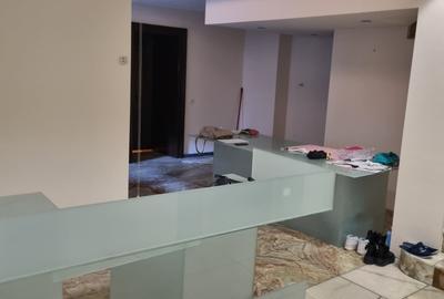 Casă cu 6 camere cu Canalizare în Universitate - 56