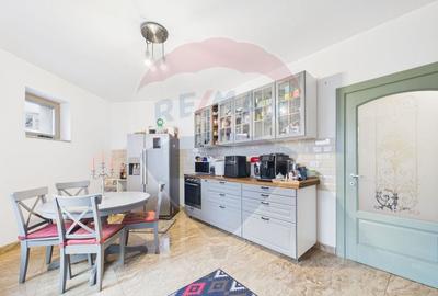 Casă cu 7 camere cu Teren 605 Mp în Snagov - 13