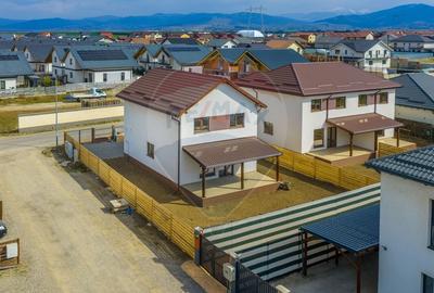 Casă cu 4 camere cu Teren 397 Mp în Tărlungeni - 2