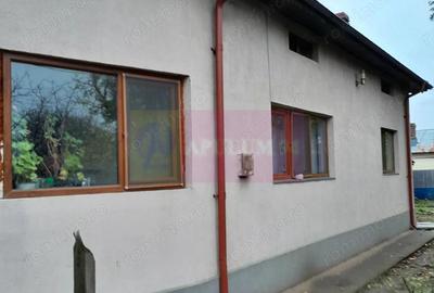 Casă cu 6 camere cu Teren 1500 Mp în Islaz - 3