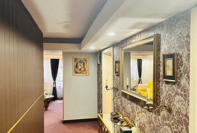 Casă cu 12 camere cu Teren 200 Mp în Central - 1