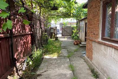 Casă cu Teren 240 Mp în Central