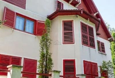 Casă de vacanță spațioasă în Moieciu de Jos - 1