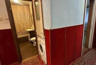 De vanzare apartament cu 3 camere, 2 bai,zona Episcopiei, 58.000 euro - 2