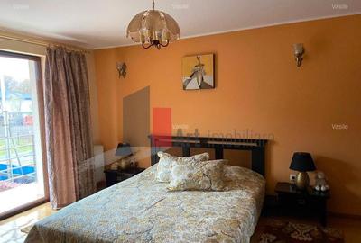 Casă cu 5 camere cu Teren 430 Mp în Sud - 2