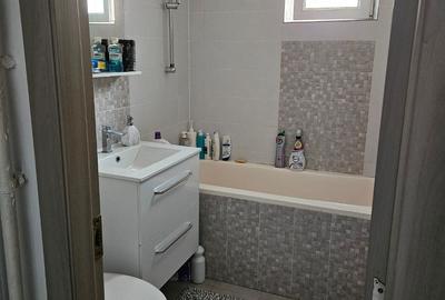 Apartament cu 3 camere semidecomandat în Central - 2
